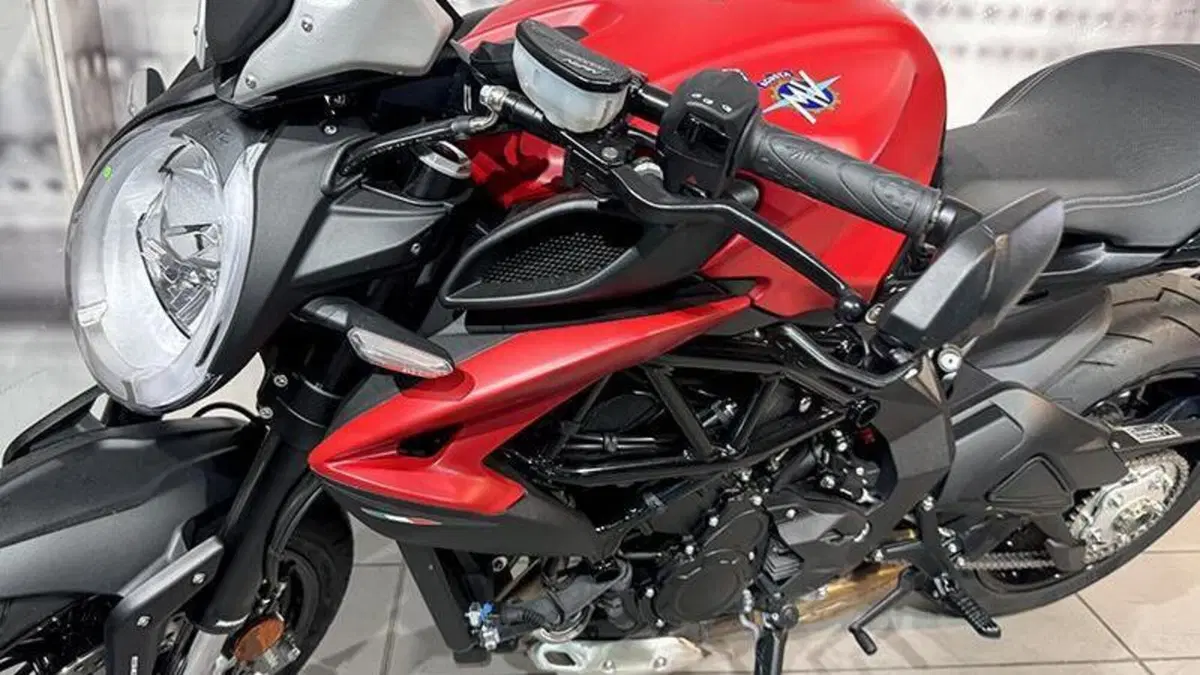 MV Agusta Dragster 800 Rosso (2021 - 23)  (9)