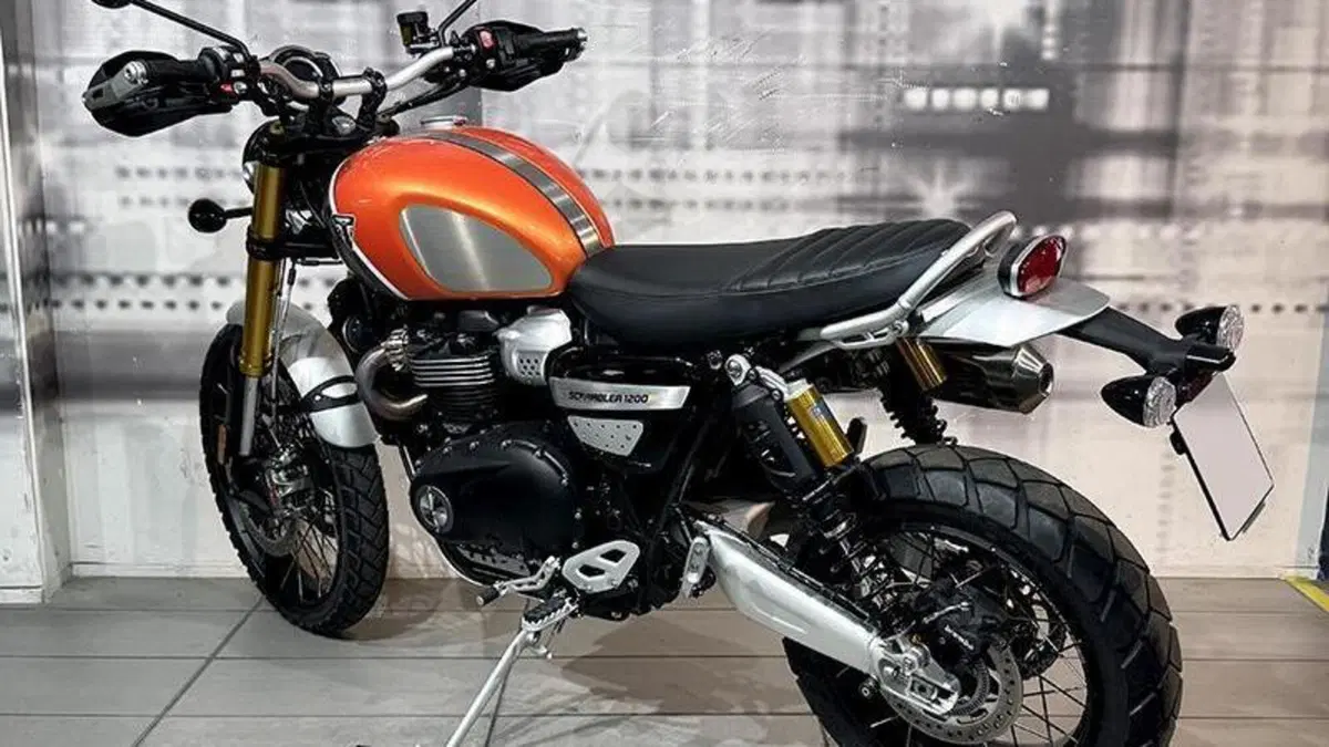 Triumph Scrambler 1200 XE (2021 - 23)  (2)