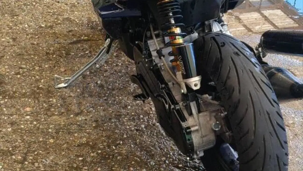 Yamaha Aerox 50 R (2007 - 18)  (4)