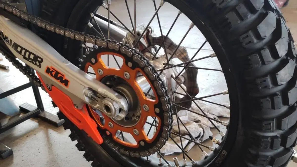 KTM 500 EXC-F Six Days (2024)  (4)