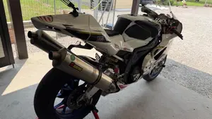 Aprilia RSV 1000 R Factory (2004 - 05)  (12)
