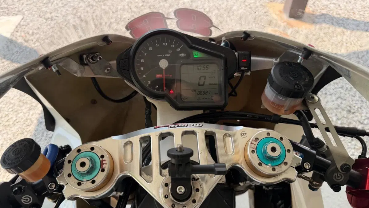 Aprilia RSV 1000 R Factory (2004 - 05)  (14)