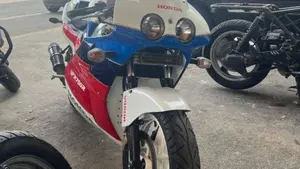 Honda VFR 750 F (1986 - 87)  (3)