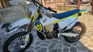Husqvarna TE 250i (2023)  (2)