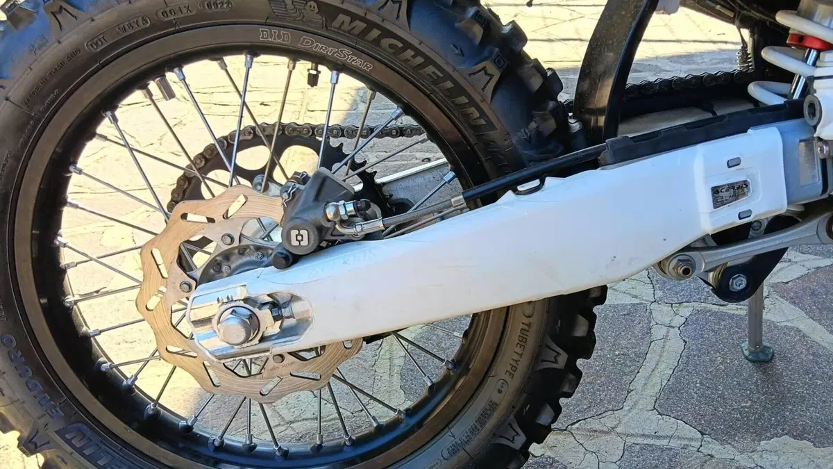 Husqvarna TE 250i (2023)  (8)
