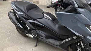 Yamaha T-Max 560 Tech Max (2021)  (2)