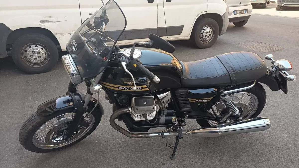 Moto Guzzi V7 Classic (2008 - 12) 