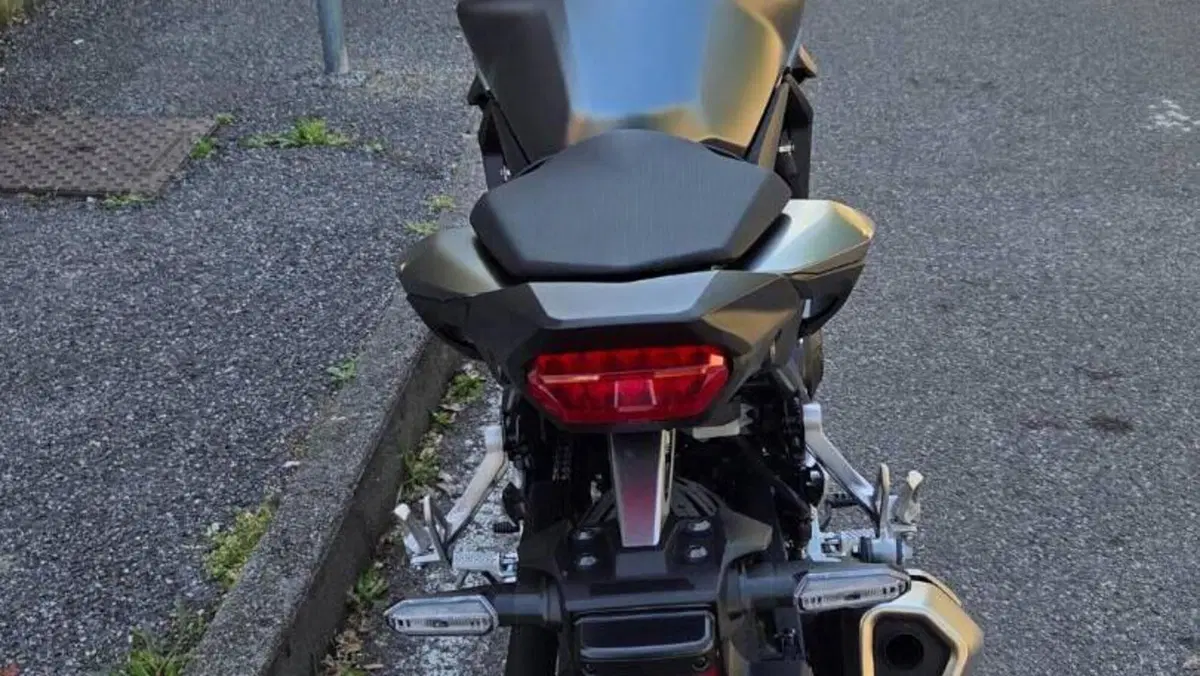 Honda CB 750 Hornet (2023 - 24)  (2)