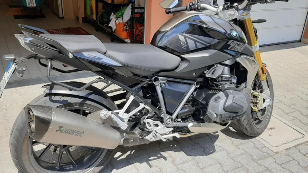 Bmw R 1250 R (2021 - 25)  (2)