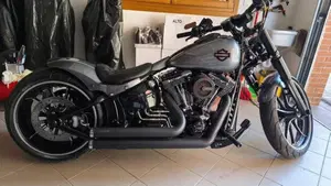Harley-Davidson 1690 Breakout (2013 - 17) - FXSB 