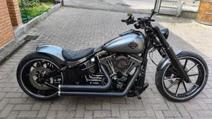 Harley-Davidson 1690 Breakout (2013 - 17) - FXSB  (7)
