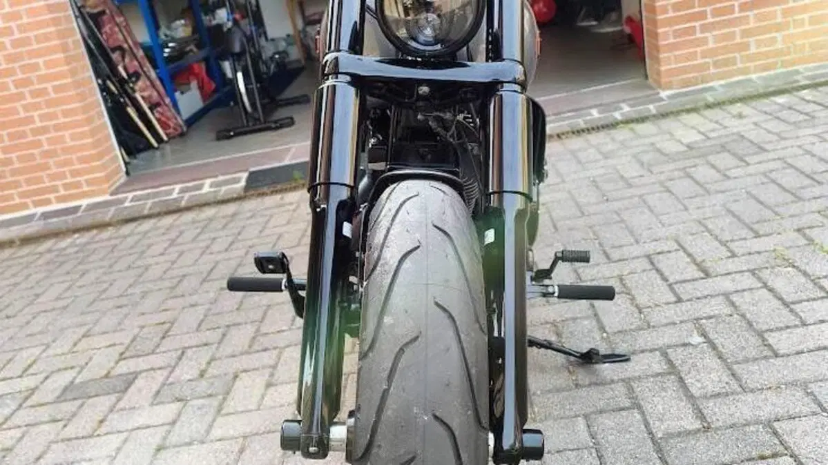 Harley-Davidson 1690 Breakout (2013 - 17) - FXSB  (9)