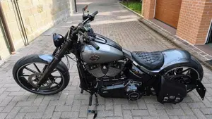 Harley-Davidson 1690 Breakout (2013 - 17) - FXSB  (10)