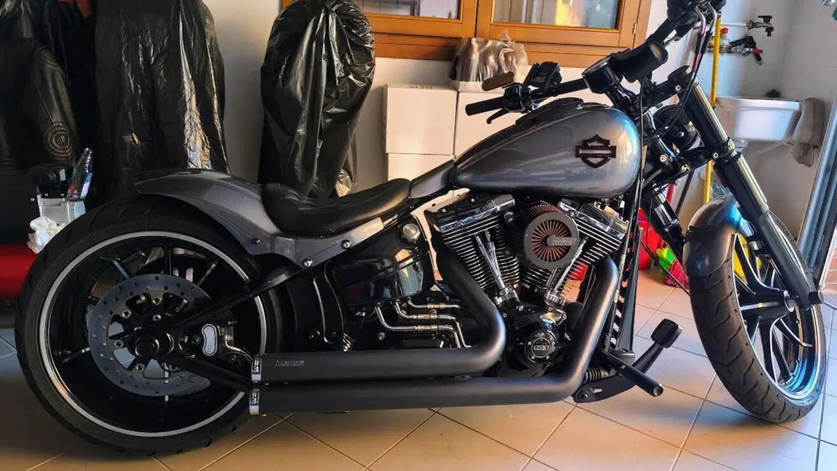 Harley-Davidson 1690 Breakout (2013 - 17) - FXSB  (12)