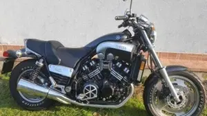 Yamaha V-Max 1200 