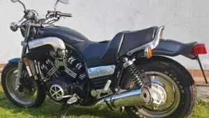 Yamaha V-Max 1200  (2)