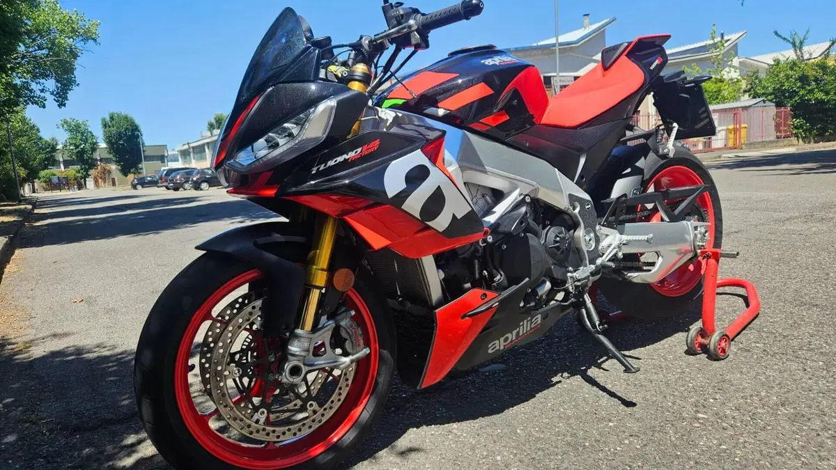 Aprilia Tuono V4 Factory (2021 - 24)  (3)