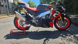 Aprilia Tuono V4 Factory (2021 - 24)  (6)