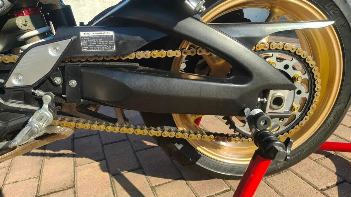 Yamaha FZ8 (2010 - 12)  (7)
