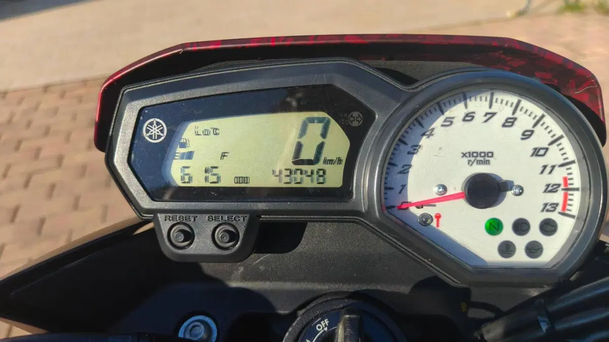 Yamaha FZ8 (2010 - 12)  (10)