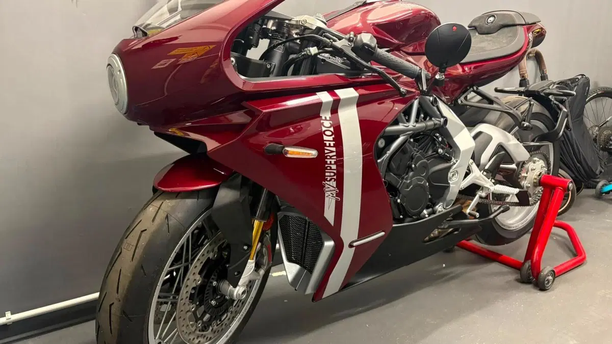 MV Agusta Superveloce 800 98 (2023 - 26) 
