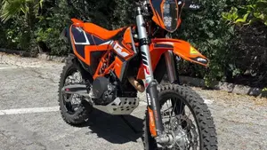 KTM 690 Enduro R (2022 - 25)  (2)