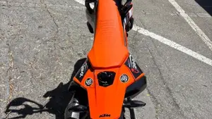 KTM 690 Enduro R (2022 - 25)  (3)