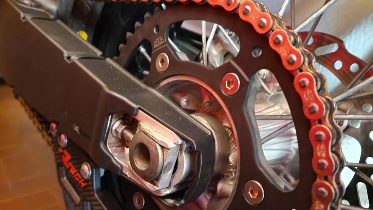 Honda CRF 450R (2017)  (3)