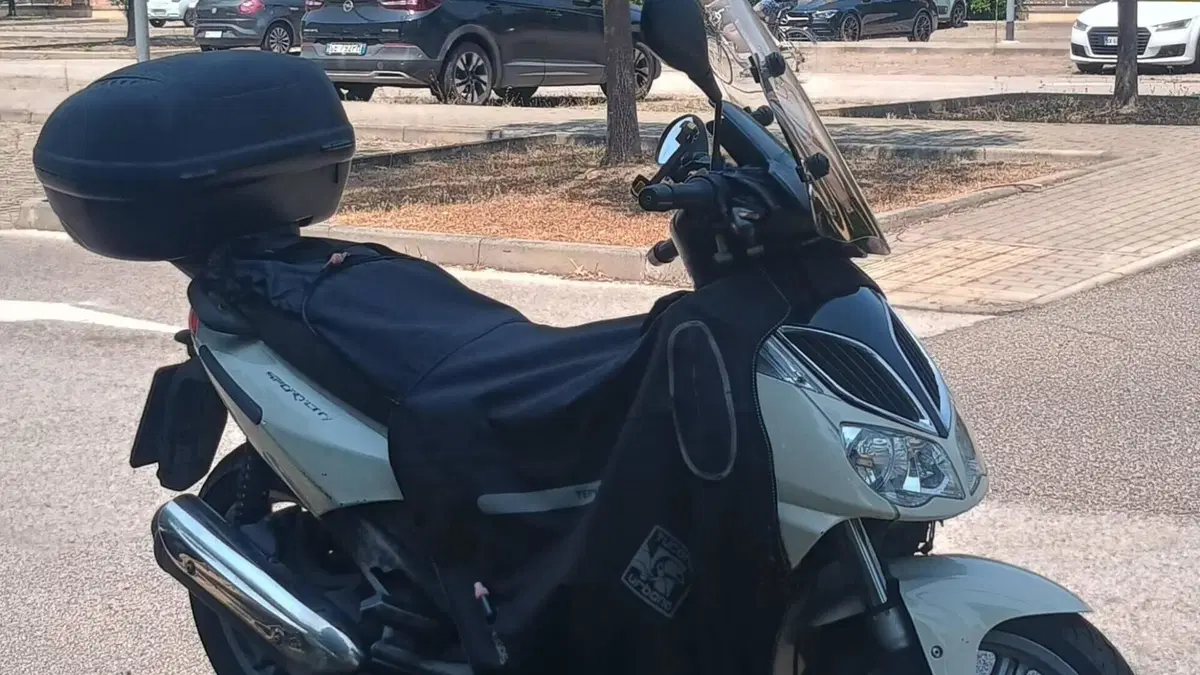 Aprilia Sportcity 125  (3)