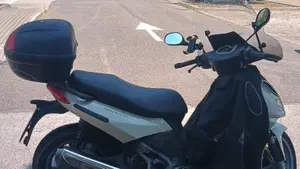 Aprilia Sportcity 125  (4)