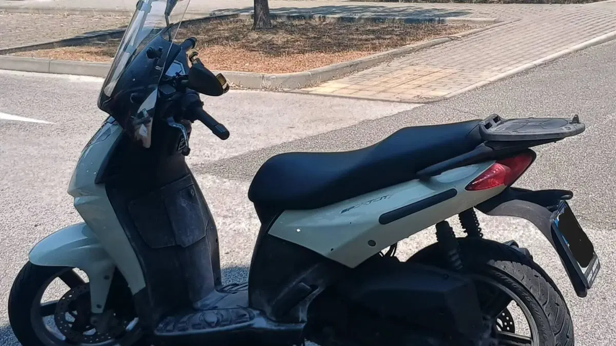 Aprilia Sportcity 125  (6)