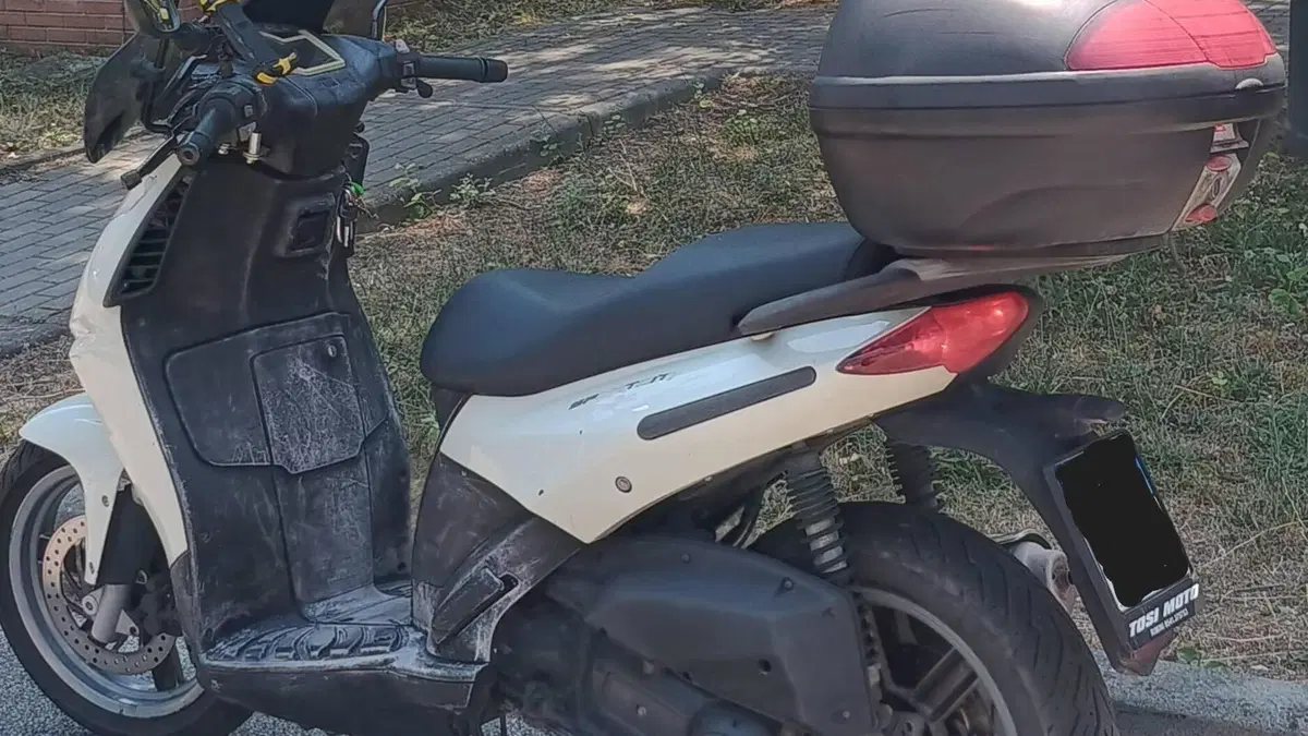 Aprilia Sportcity 125  (8)