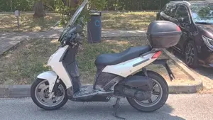 Aprilia Sportcity 125  (9)