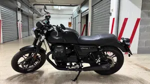 Moto Guzzi V7 III Stone Night Pack (2019 - 20) 