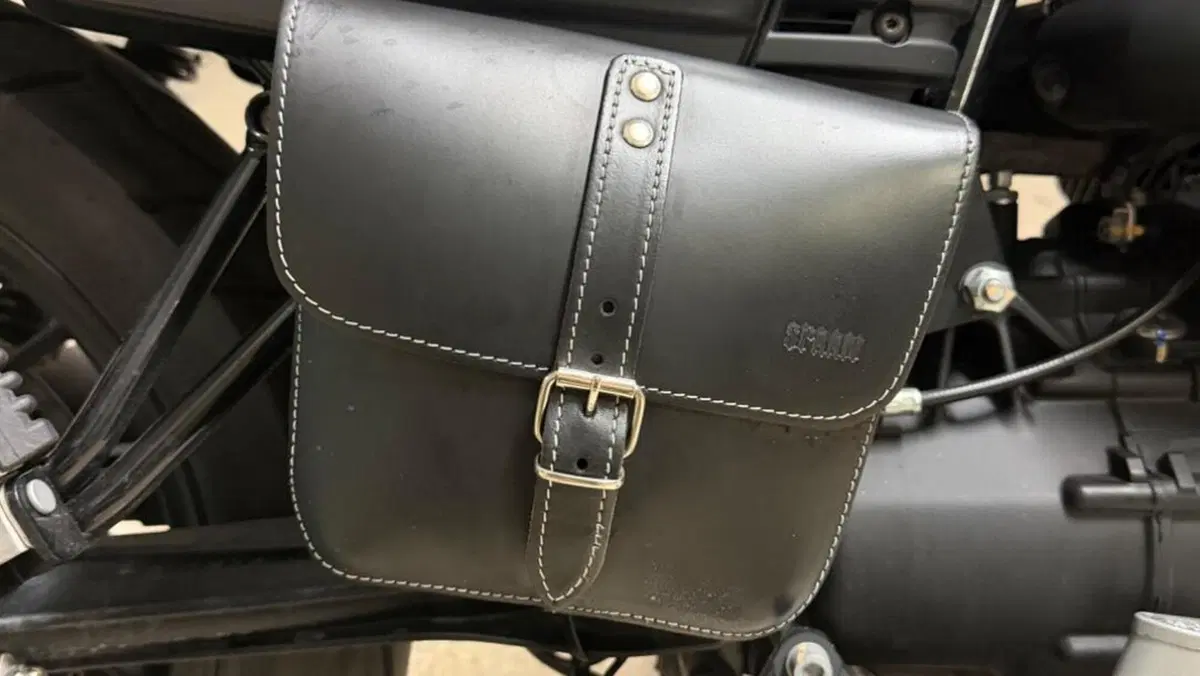 Moto Guzzi V7 III Stone Night Pack (2019 - 20)  (9)