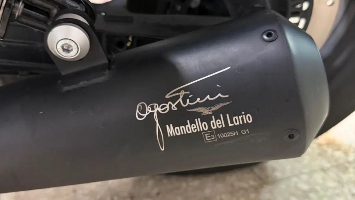 Moto Guzzi V7 III Stone Night Pack (2019 - 20)  (10)