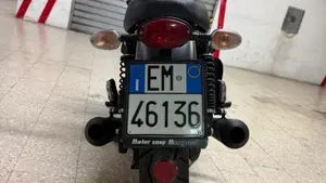 Moto Guzzi V7 III Stone Night Pack (2019 - 20)  (13)