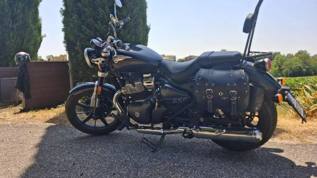Royal Enfield Super Meteor 650 (2023 - 26)  (2)