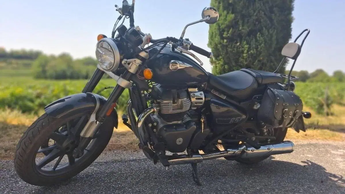 Royal Enfield Super Meteor 650 (2023 - 26)  (8)