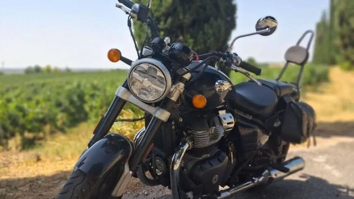 Royal Enfield Super Meteor 650 (2023 - 26)  (3)