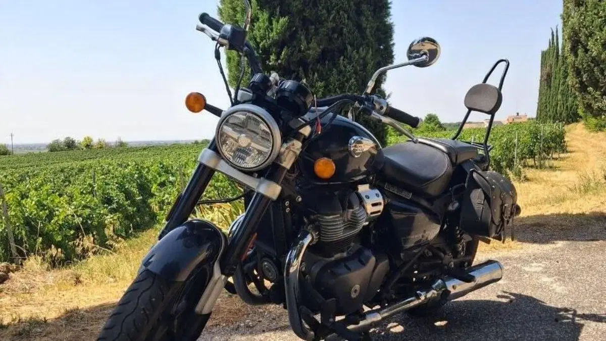 Royal Enfield Super Meteor 650 (2023 - 26)  (6)