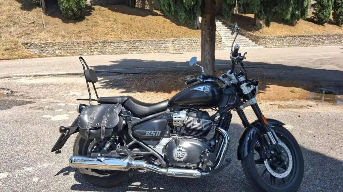Royal Enfield Super Meteor 650 (2023 - 26)  (10)