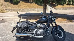 Royal Enfield Super Meteor 650 (2023 - 26)  (10)