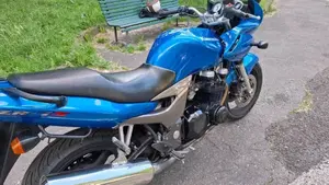 Kawasaki ZR 7S  (7)