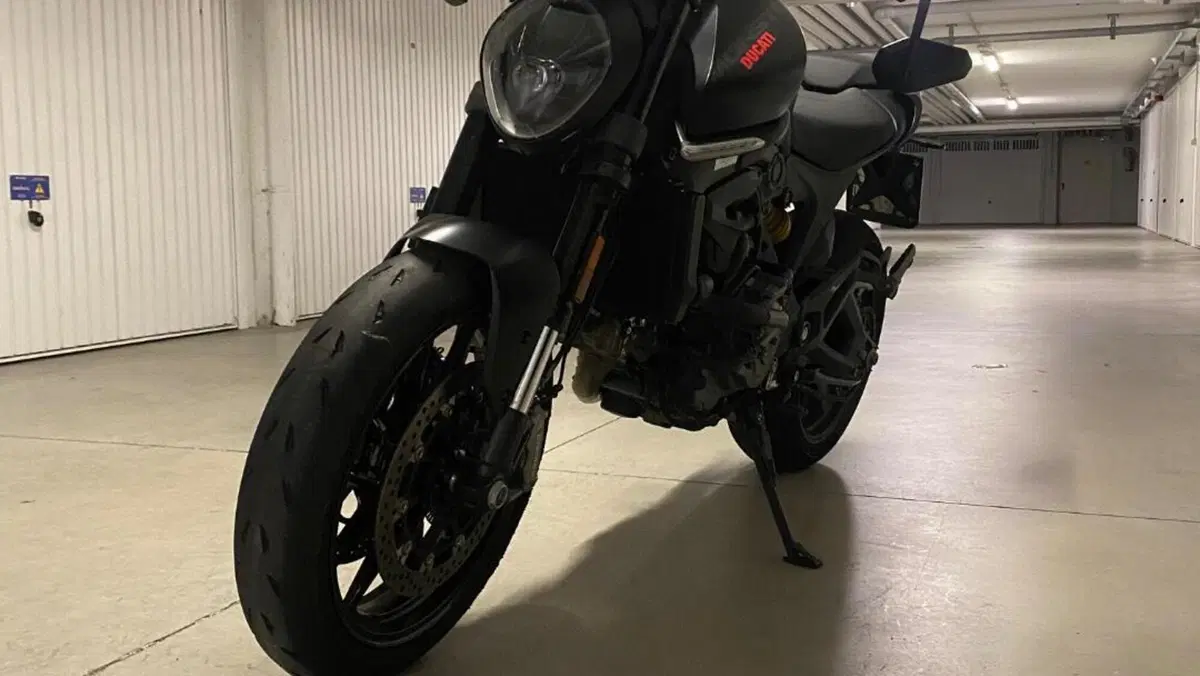 Ducati Monster 937 + (2021 - 25)  (2)
