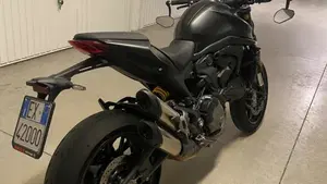 Ducati Monster 937 + (2021 - 25)  (6)