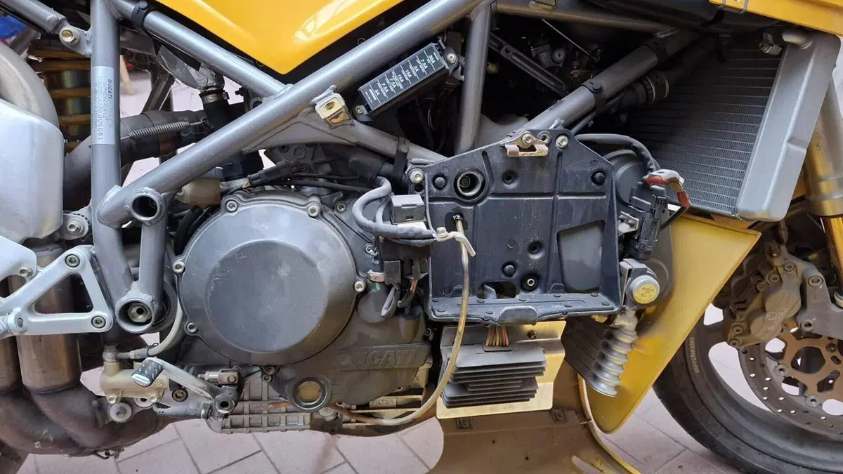 Ducati 996 Biposto (1998 - 01)  (4)