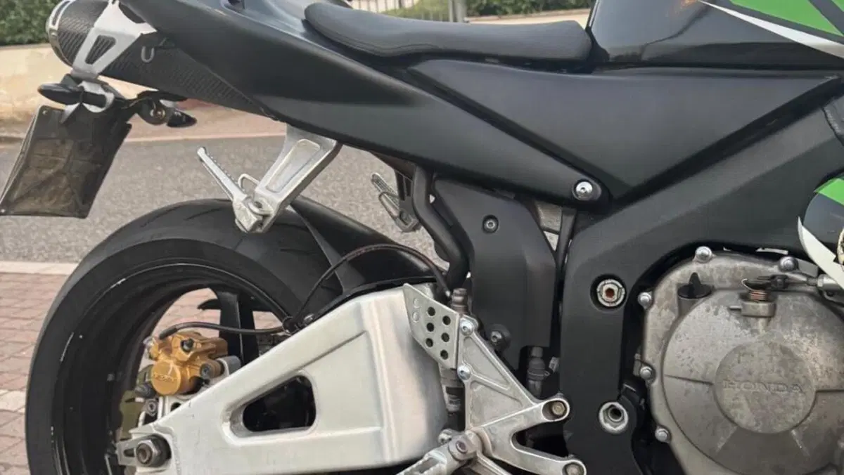 Honda CBR 600 RR (2003 - 04) 