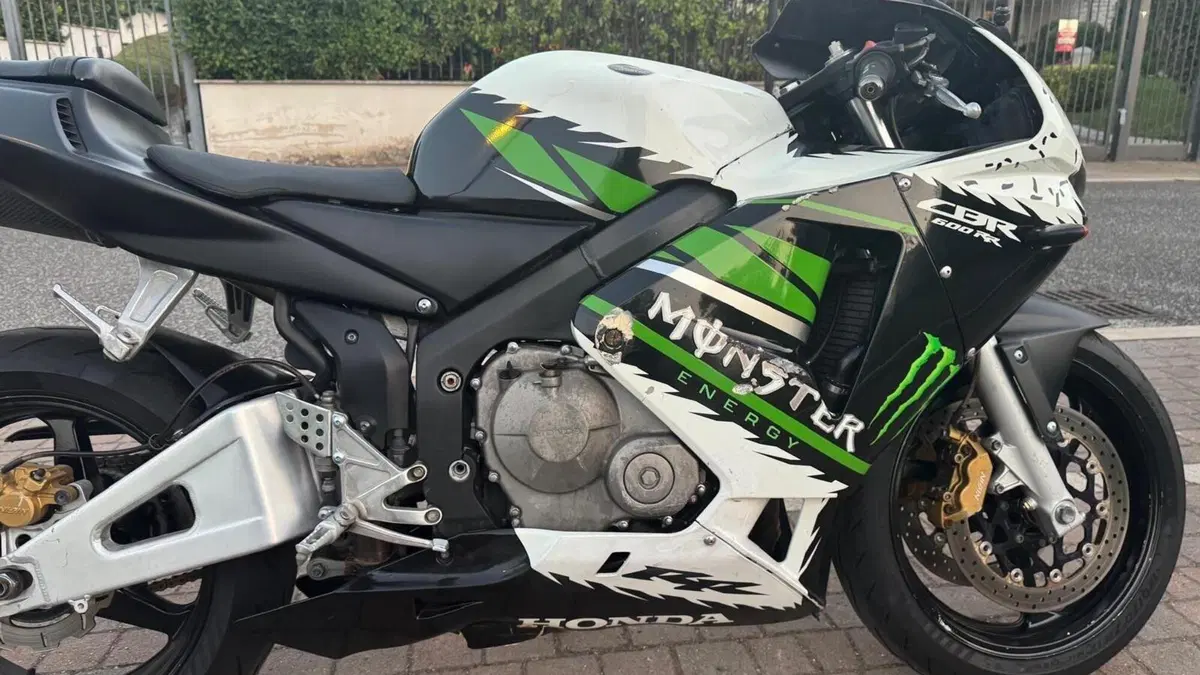 Honda CBR 600 RR (2003 - 04)  (3)