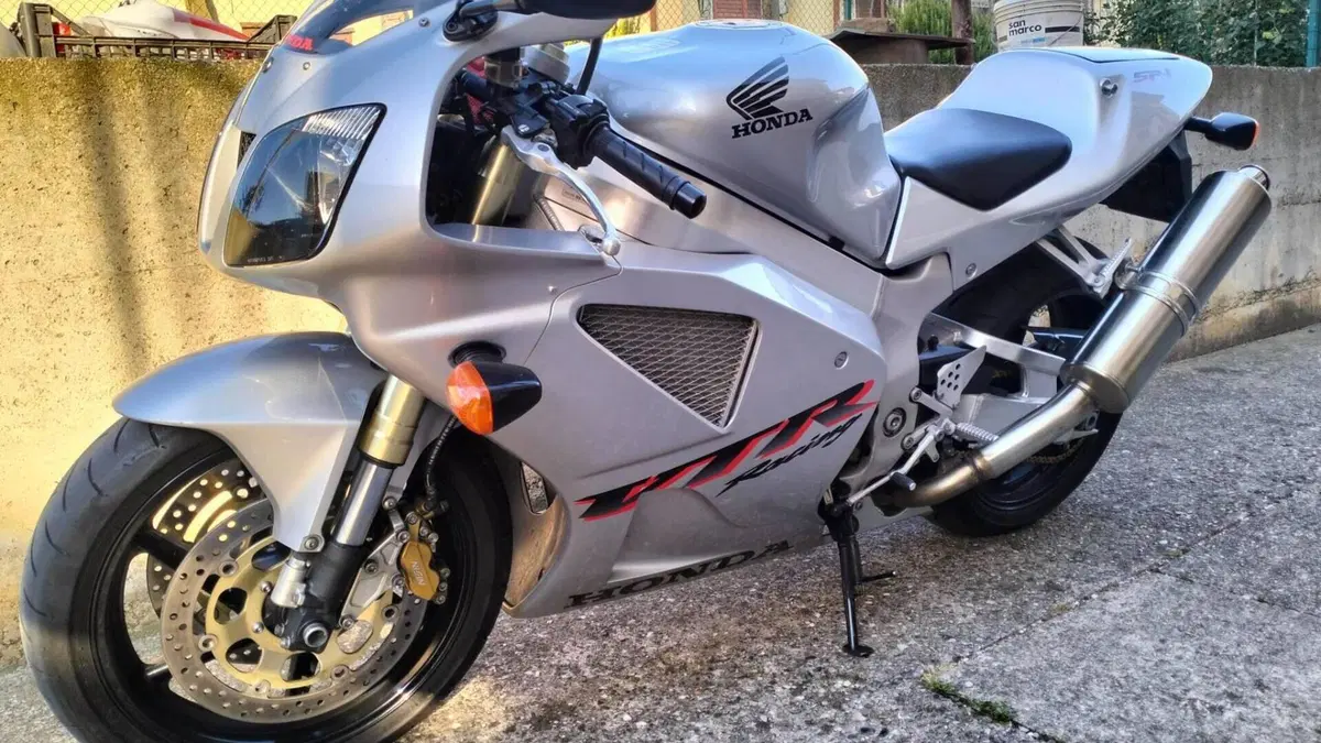 Honda VTR 1000 SP-1 (2000 - 01)  (2)